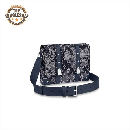 trunk messenger monogram canvas m57282