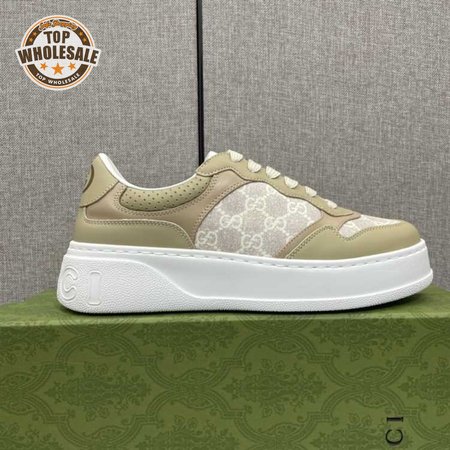 GUCCI MEN'S GG SNEAKER - GC102
